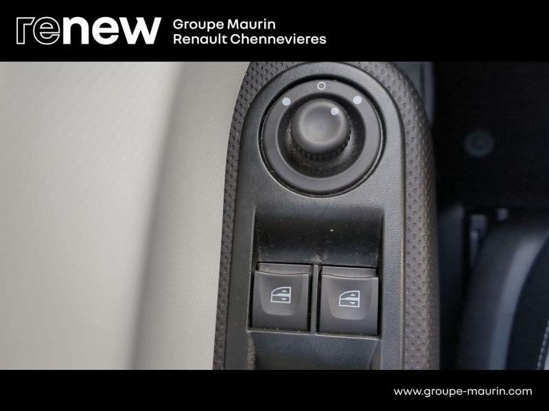 RENAULT Twingo d’occasion à vendre à CHENNEVIÈRES-SUR-MARNE chez ADP - SOVEA 94 (Photo 10)