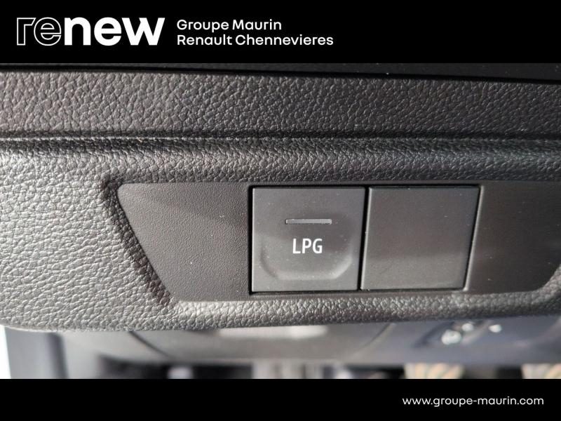 DACIA Sandero d’occasion à vendre à CHENNEVIÈRES-SUR-MARNE chez ADP - SOVEA 94 (Photo 20)