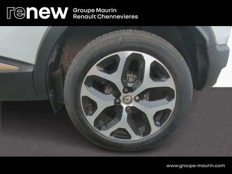 RENAULT Captur d’occasion à vendre à CHENNEVIÈRES-SUR-MARNE chez ADP - SOVEA 94 (Photo 9)