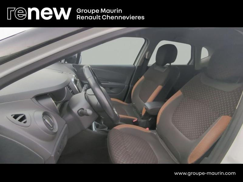 RENAULT Captur d’occasion à vendre à CHENNEVIÈRES-SUR-MARNE chez ADP - SOVEA 94 (Photo 16)