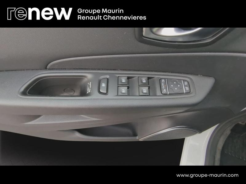 RENAULT Captur d’occasion à vendre à CHENNEVIÈRES-SUR-MARNE chez ADP - SOVEA 94 (Photo 19)