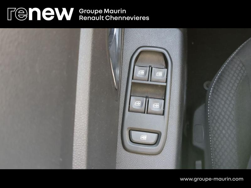 DACIA Duster d’occasion à vendre à CHENNEVIÈRES-SUR-MARNE chez ADP - SOVEA 94 (Photo 13)
