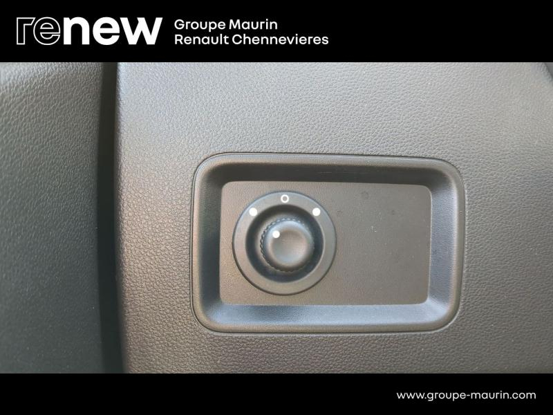 DACIA Duster d’occasion à vendre à CHENNEVIÈRES-SUR-MARNE chez ADP - SOVEA 94 (Photo 19)