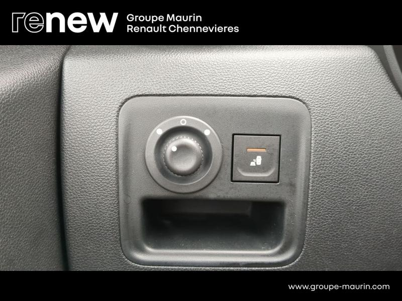 DACIA Duster d’occasion à vendre à CHENNEVIÈRES-SUR-MARNE chez ADP - SOVEA 94 (Photo 18)