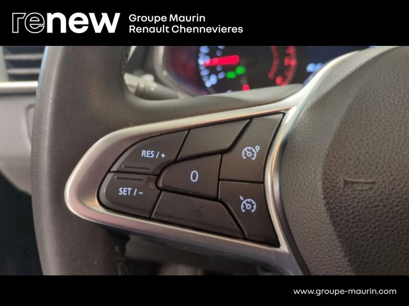 RENAULT Clio d’occasion à vendre à CHENNEVIÈRES-SUR-MARNE chez ADP - SOVEA 94 (Photo 16)