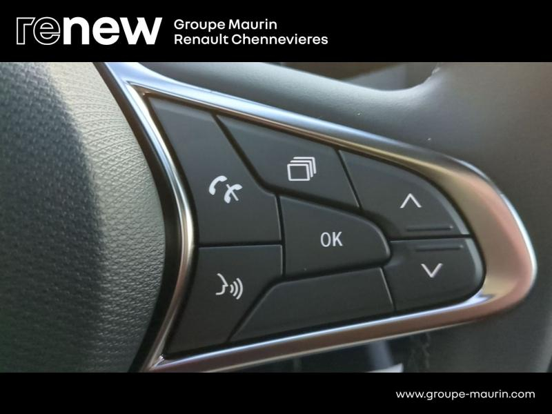 RENAULT Clio d’occasion à vendre à CHENNEVIÈRES-SUR-MARNE chez ADP - SOVEA 94 (Photo 16)