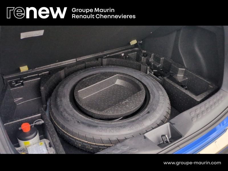 TOYOTA C-HR d’occasion à vendre à CHENNEVIÈRES-SUR-MARNE chez ADP - SOVEA 94 (Photo 14)