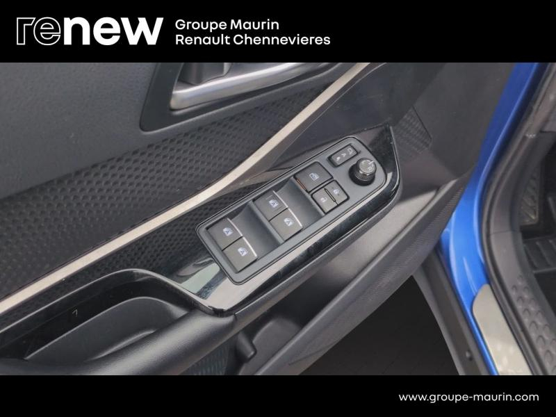 TOYOTA C-HR d’occasion à vendre à CHENNEVIÈRES-SUR-MARNE chez ADP - SOVEA 94 (Photo 15)