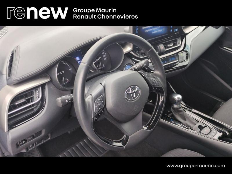 TOYOTA C-HR d’occasion à vendre à CHENNEVIÈRES-SUR-MARNE chez ADP - SOVEA 94 (Photo 17)