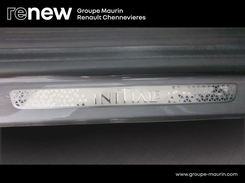 RENAULT Captur d’occasion à vendre à CHENNEVIÈRES-SUR-MARNE chez ADP - SOVEA 94 (Photo 18)