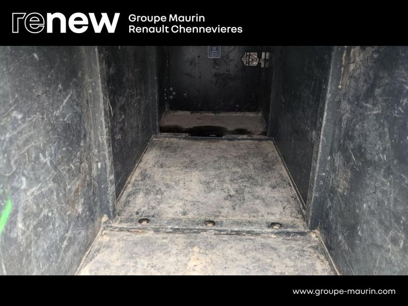 RENAULT Master Benne VUL d’occasion à vendre à CHENNEVIÈRES-SUR-MARNE chez ADP - SOVEA 94 (Photo 18)