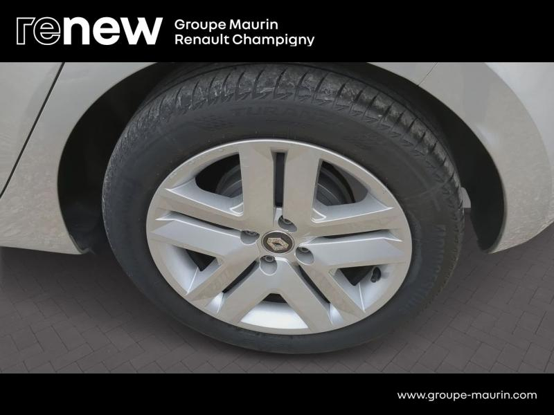 RENAULT Clio d’occasion à vendre à CHENNEVIÈRES-SUR-MARNE chez ADP - SOVEA 94 (Photo 17)
