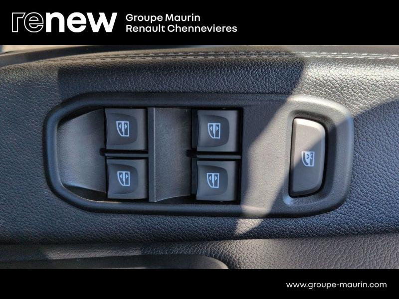 DACIA Duster d’occasion à vendre à CHENNEVIÈRES-SUR-MARNE chez ADP - SOVEA 94 (Photo 17)