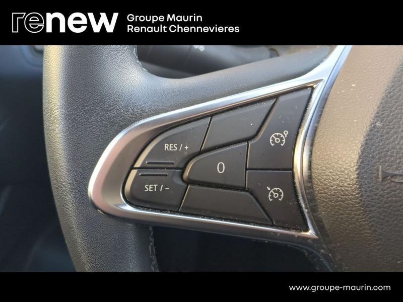 RENAULT Captur d’occasion à vendre à CHENNEVIÈRES-SUR-MARNE chez ADP - SOVEA 94 (Photo 15)