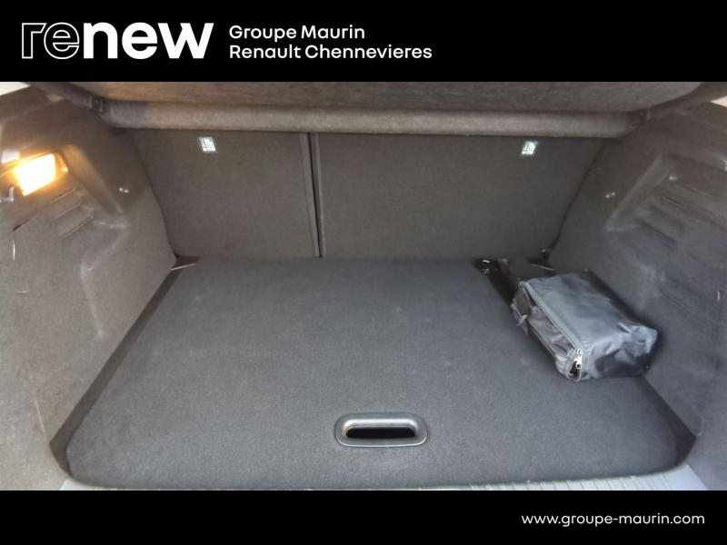 RENAULT Captur d’occasion à vendre à CHENNEVIÈRES-SUR-MARNE chez ADP - SOVEA 94 (Photo 12)