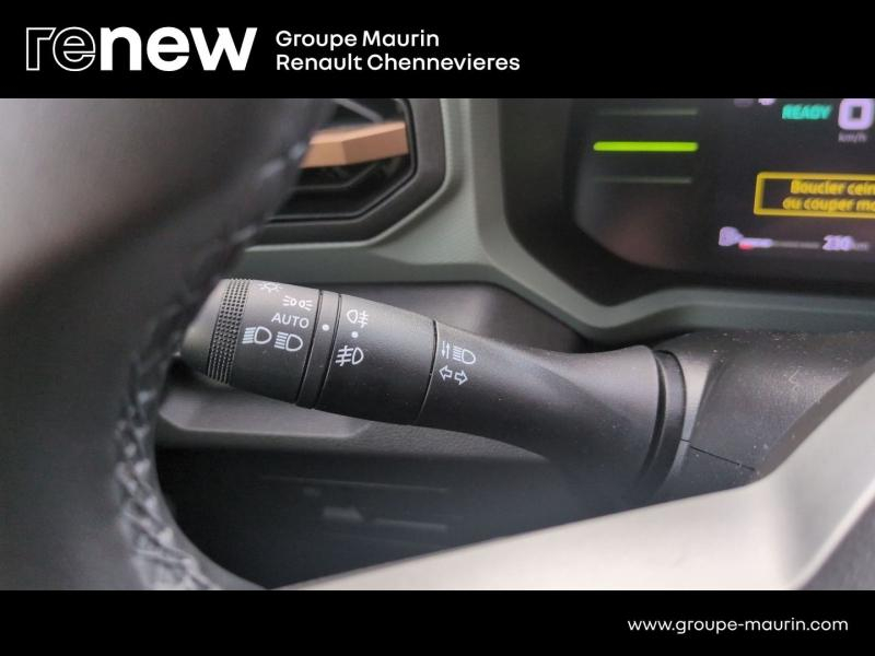 DACIA Duster d’occasion à vendre à CHENNEVIÈRES-SUR-MARNE chez ADP - SOVEA 94 (Photo 17)