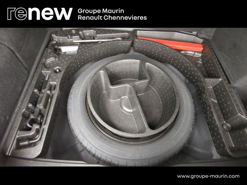 RENAULT  d’occasion à vendre à CHENNEVIÈRES-SUR-MARNE chez ADP - SOVEA 94 (Photo 15)