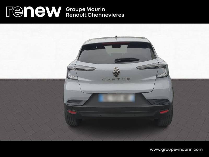 RENAULT Captur d’occasion à vendre à CHENNEVIÈRES-SUR-MARNE chez ADP - SOVEA 94 (Photo 6)