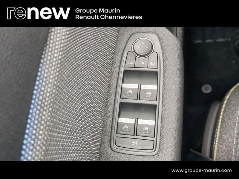 RENAULT Captur d’occasion à vendre à CHENNEVIÈRES-SUR-MARNE chez ADP - SOVEA 94 (Photo 14)