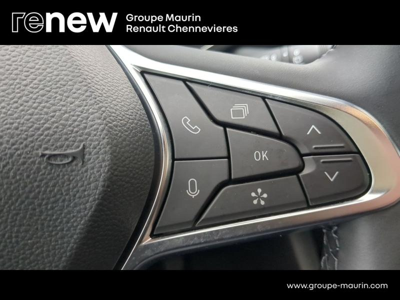 RENAULT Captur d’occasion à vendre à CHENNEVIÈRES-SUR-MARNE chez ADP - SOVEA 94 (Photo 17)