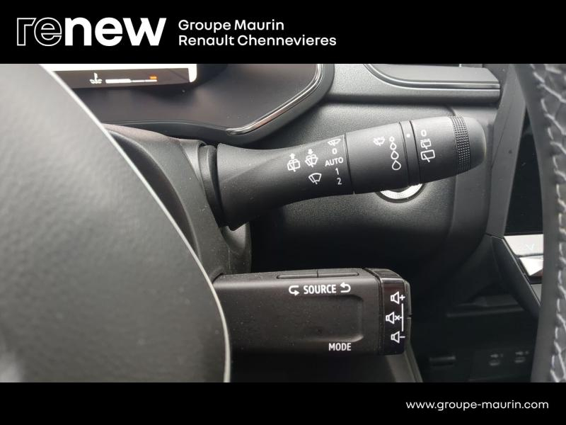 RENAULT Captur d’occasion à vendre à CHENNEVIÈRES-SUR-MARNE chez ADP - SOVEA 94 (Photo 19)