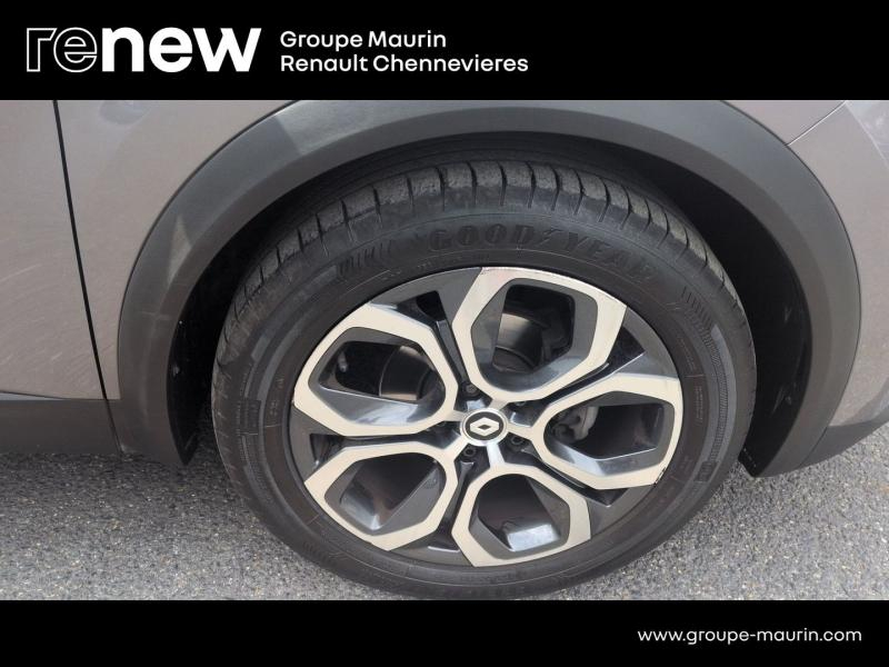 RENAULT Captur d’occasion à vendre à CHENNEVIÈRES-SUR-MARNE chez ADP - SOVEA 94 (Photo 14)