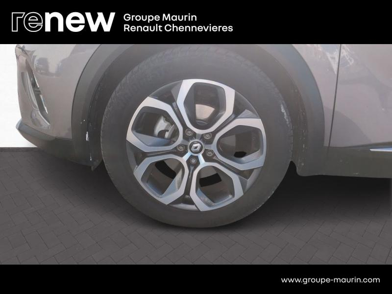 RENAULT Captur d’occasion à vendre à CHENNEVIÈRES-SUR-MARNE chez ADP - SOVEA 94 (Photo 9)