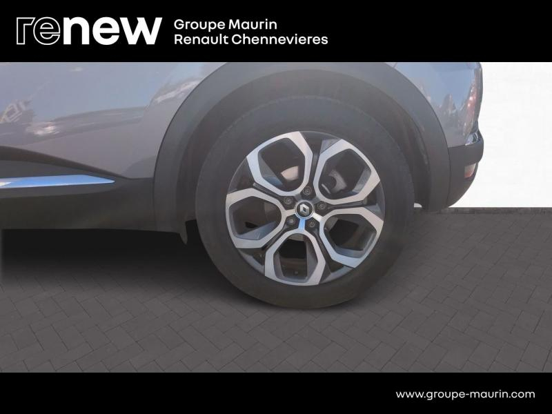RENAULT Captur d’occasion à vendre à CHENNEVIÈRES-SUR-MARNE chez ADP - SOVEA 94 (Photo 10)