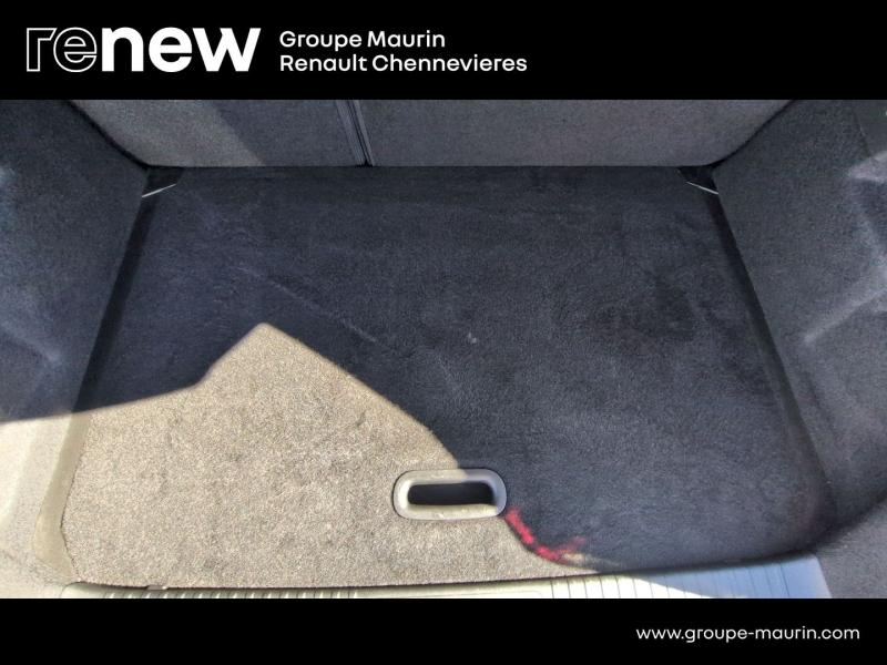 RENAULT Captur d’occasion à vendre à CHENNEVIÈRES-SUR-MARNE chez ADP - SOVEA 94 (Photo 15)