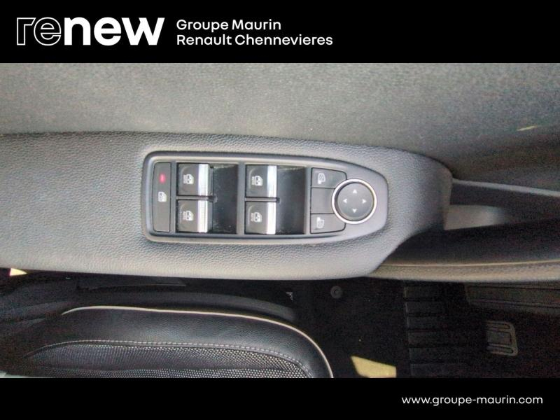 RENAULT Captur d’occasion à vendre à CHENNEVIÈRES-SUR-MARNE chez ADP - SOVEA 94 (Photo 18)