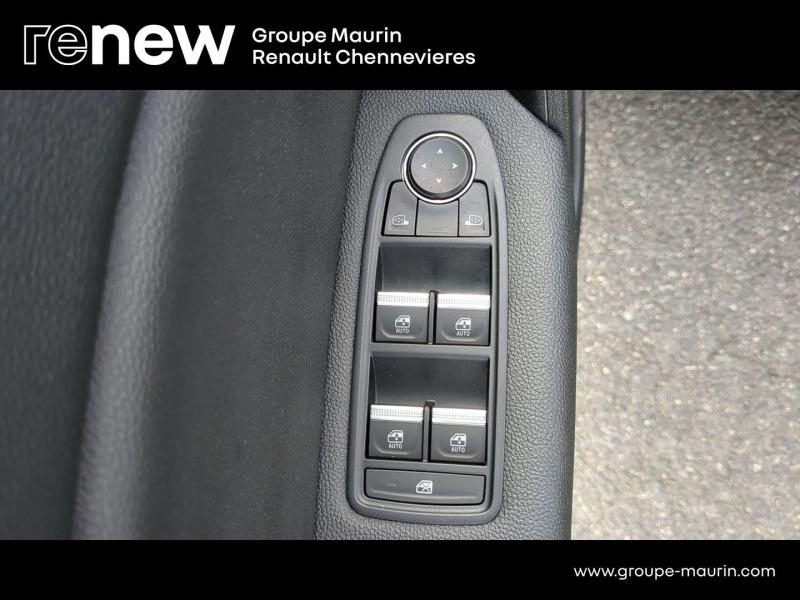 RENAULT Captur d’occasion à vendre à CHENNEVIÈRES-SUR-MARNE chez ADP - SOVEA 94 (Photo 14)