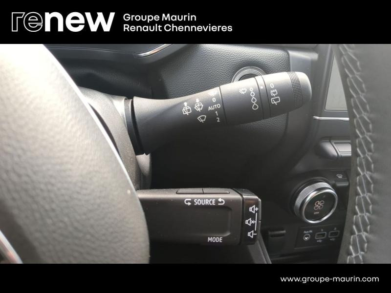 RENAULT Captur d’occasion à vendre à CHENNEVIÈRES-SUR-MARNE chez ADP - SOVEA 94 (Photo 19)