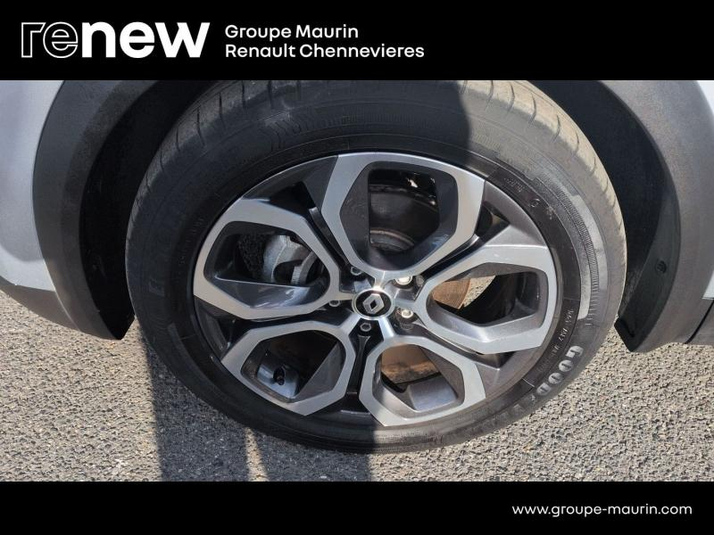 RENAULT Captur d’occasion à vendre à CHENNEVIÈRES-SUR-MARNE chez ADP - SOVEA 94 (Photo 9)