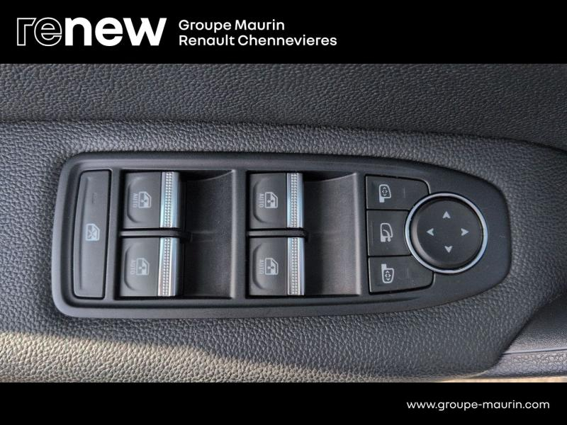 RENAULT Captur d’occasion à vendre à CHENNEVIÈRES-SUR-MARNE chez ADP - SOVEA 94 (Photo 18)