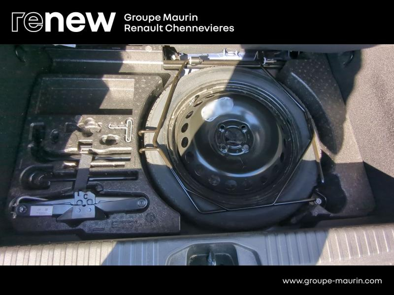 RENAULT Clio d’occasion à vendre à CHENNEVIÈRES-SUR-MARNE chez ADP - SOVEA 94 (Photo 12)