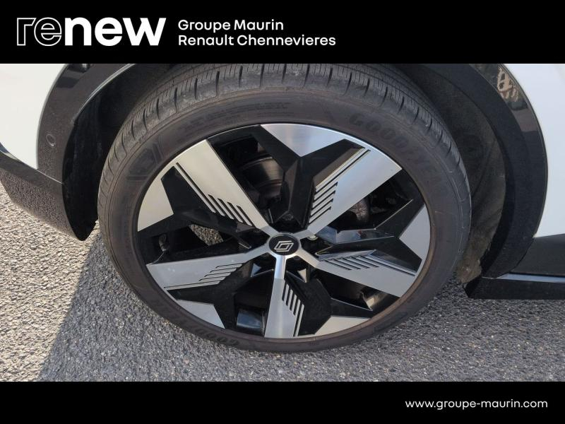 RENAULT Megane d’occasion à vendre à CHENNEVIÈRES-SUR-MARNE chez ADP - SOVEA 94 (Photo 11)