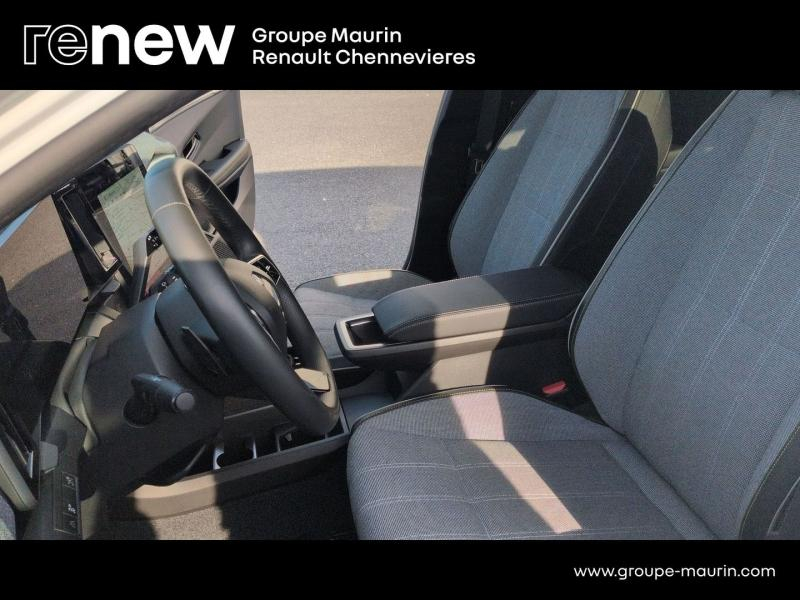 RENAULT Megane d’occasion à vendre à CHENNEVIÈRES-SUR-MARNE chez ADP - SOVEA 94 (Photo 14)