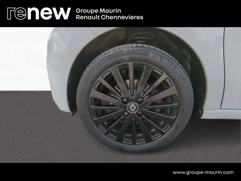 RENAULT Twingo d’occasion à vendre à CHENNEVIÈRES-SUR-MARNE chez ADP - SOVEA 94 (Photo 9)