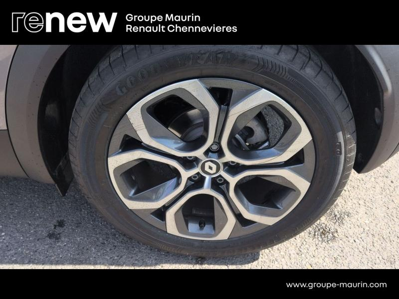 RENAULT Captur d’occasion à vendre à CHENNEVIÈRES-SUR-MARNE chez ADP - SOVEA 94 (Photo 12)