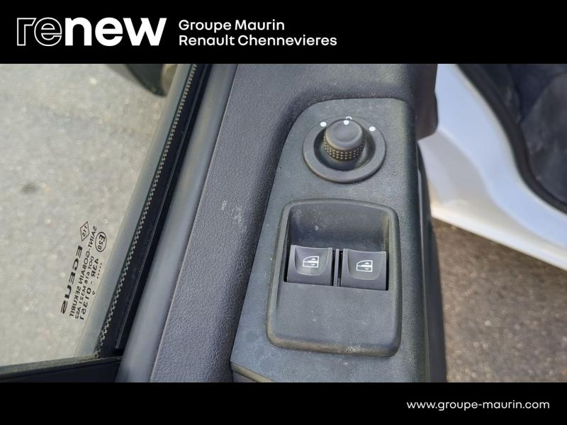 RENAULT Trafic Fg VUL d’occasion à vendre à CHENNEVIÈRES-SUR-MARNE chez ADP - SOVEA 94 (Photo 10)