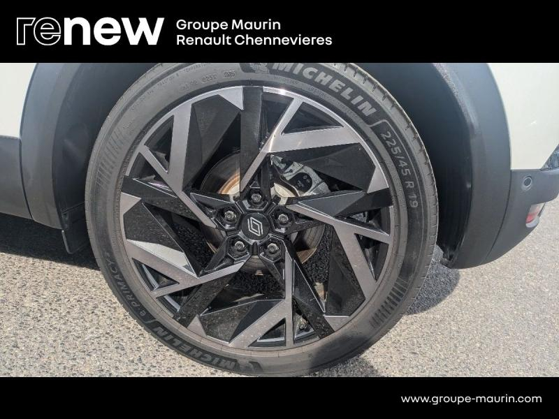 RENAULT Captur d’occasion à vendre à CHENNEVIÈRES-SUR-MARNE chez ADP - SOVEA 94 (Photo 9)