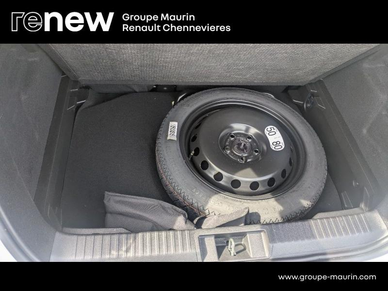 RENAULT Captur d’occasion à vendre à CHENNEVIÈRES-SUR-MARNE chez ADP - SOVEA 94 (Photo 15)