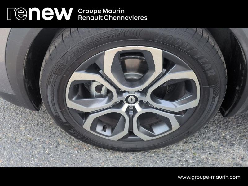 RENAULT Captur d’occasion à vendre à CHENNEVIÈRES-SUR-MARNE chez ADP - SOVEA 94 (Photo 9)