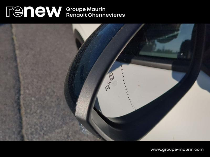 RENAULT Megane d’occasion à vendre à CHENNEVIÈRES-SUR-MARNE chez ADP - SOVEA 94 (Photo 14)