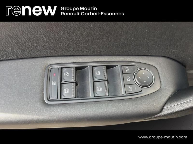 RENAULT Captur d’occasion à vendre à CHENNEVIÈRES-SUR-MARNE chez ADP - SOVEA 94 (Photo 18)