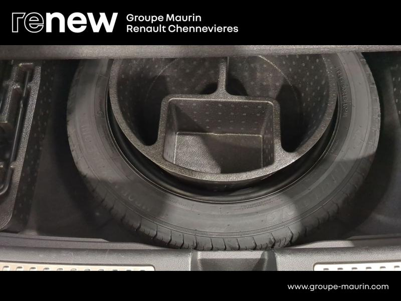 RENAULT  d’occasion à vendre à CHENNEVIÈRES-SUR-MARNE chez ADP - SOVEA 94 (Photo 11)