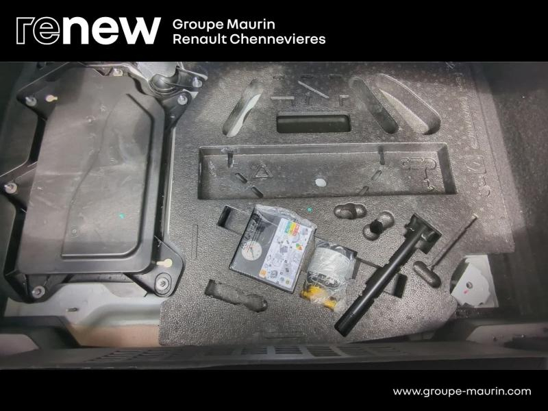 RENAULT Clio d’occasion à vendre à CHENNEVIÈRES-SUR-MARNE chez ADP - SOVEA 94 (Photo 15)
