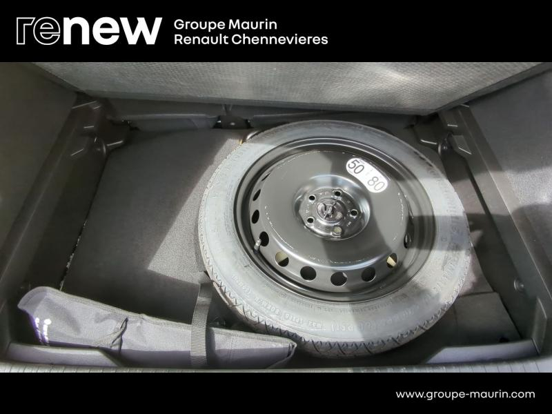 RENAULT Captur d’occasion à vendre à CHENNEVIÈRES-SUR-MARNE chez ADP - SOVEA 94 (Photo 10)