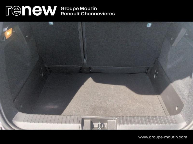 RENAULT Captur d’occasion à vendre à CHENNEVIÈRES-SUR-MARNE chez ADP - SOVEA 94 (Photo 13)