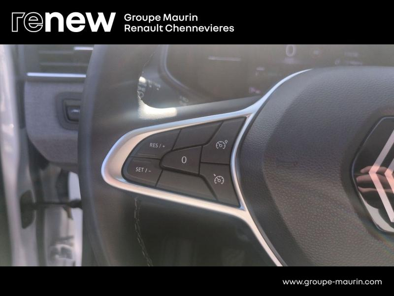 RENAULT Clio d’occasion à vendre à CHENNEVIÈRES-SUR-MARNE chez ADP - SOVEA 94 (Photo 17)